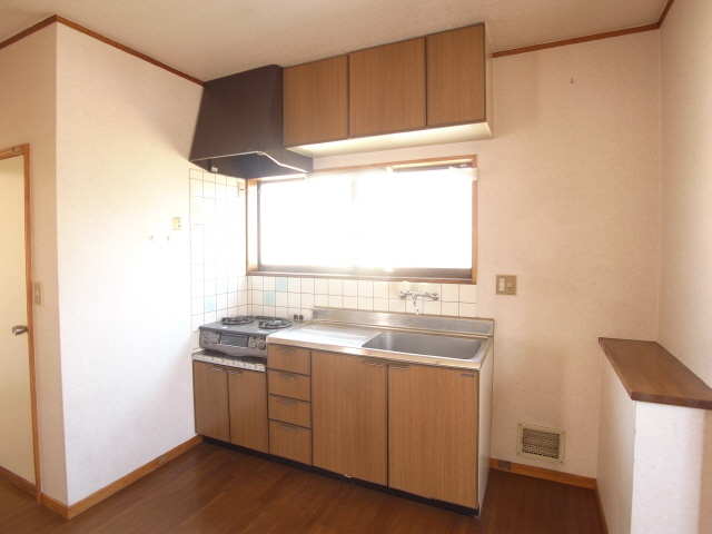 Kitchen. There is a gas stove propane