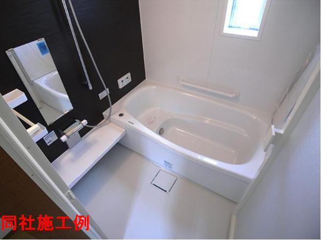 Same specifications photo (bathroom). It is a bathroom example of construction of the same construction company. 