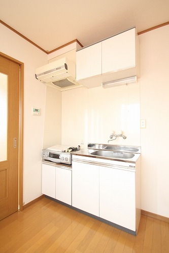 Kitchen. Apamanshop Tsurugashima shop TEL: 049-233-7511