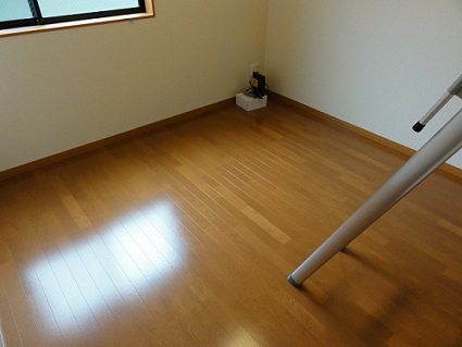 Living and room. The first floor is the living room of flooring.