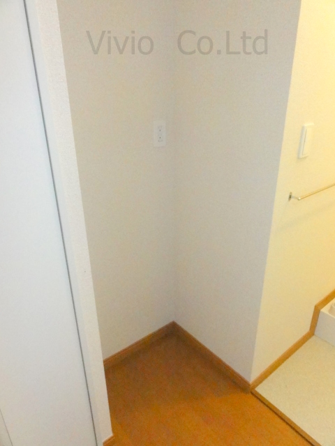 Other room space. Since there is a refrigerator yard, You can clean storage.