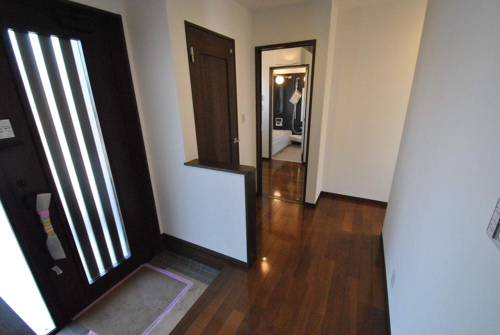 Other Equipment. We can also think of a design to spread it in the future, Please consult the plan of your choice or change the specifications of the entrance door. (In the case of building a conditional sales area)