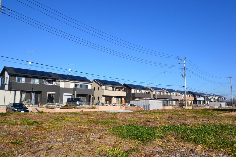 Local photos, including front road. Local (12 May 2013) Shooting