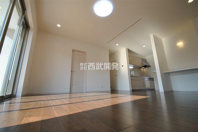 Living. 3 Building interior (December 2013) Shooting