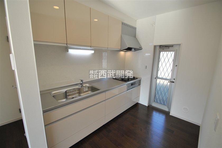 Kitchen. 3 Building interior (December 2013) Shooting