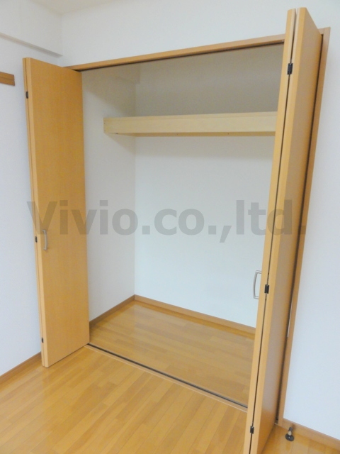 Receipt. Large closet equipped