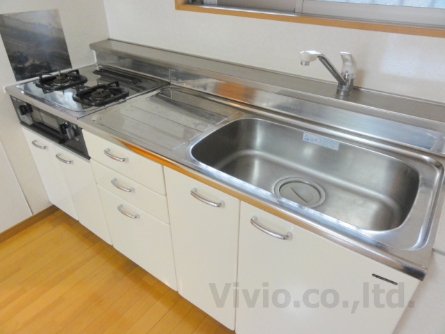 Kitchen. Spacious kitchen