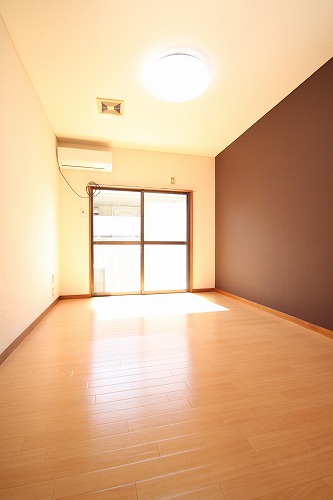 Other Equipment. Same building ・ Another room is a picture of (the reform) of the room. 