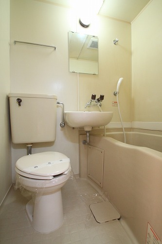 Bath. Same building ・ Another room is a picture of (the reform) of the room. 