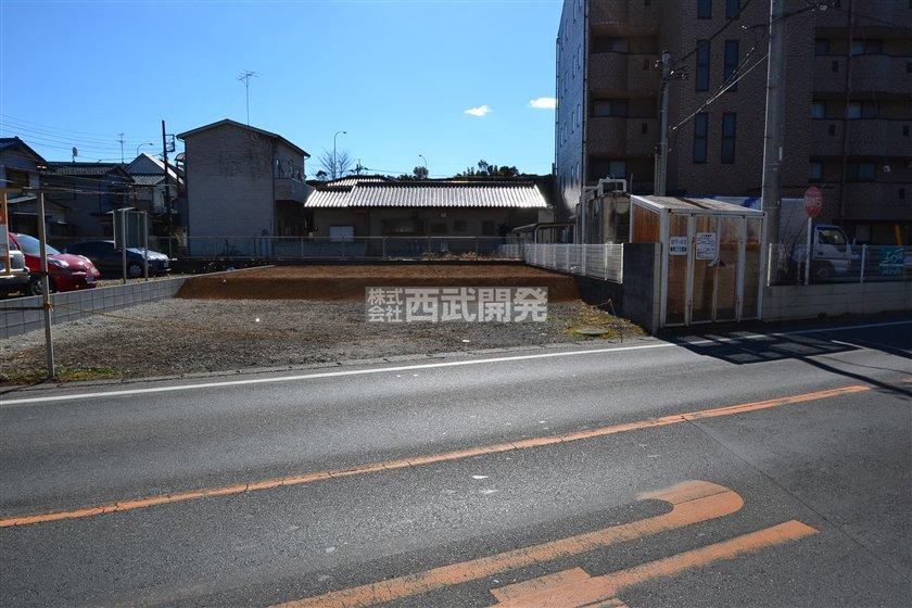 Local photos, including front road. Local (January 2013) Shooting