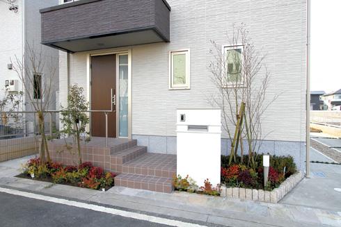 Entrance. It is the road surface photo. 