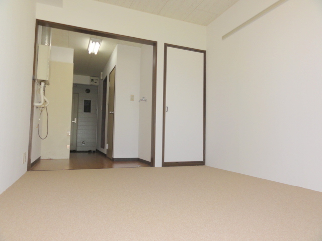 Toilet. bus ・ It is another toilet. 