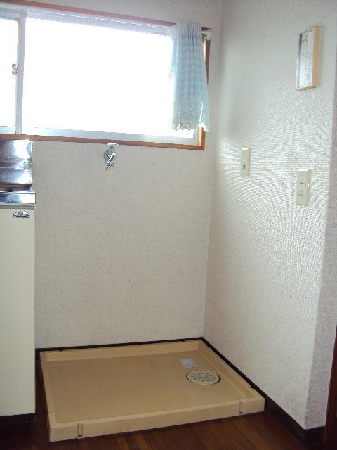 Other room space. Laundry Area