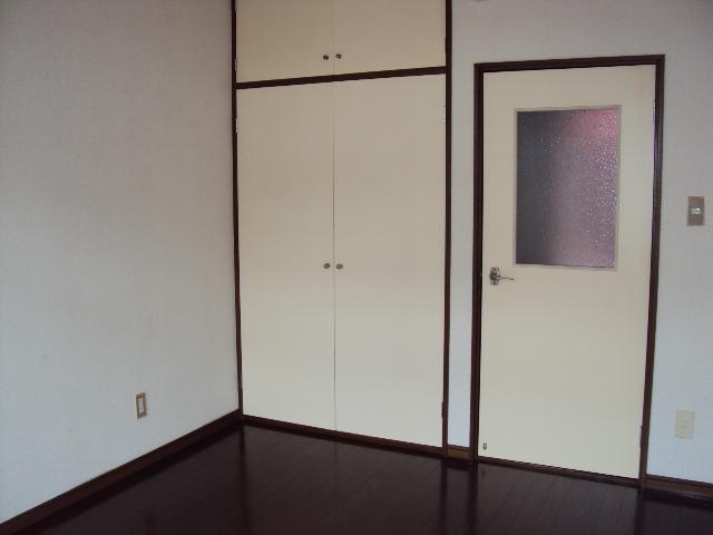 Living and room. Western-style 2