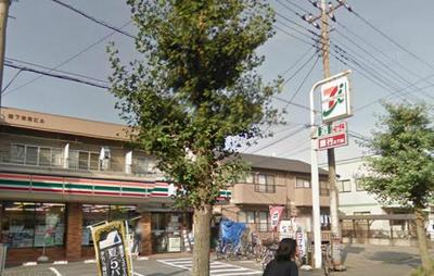 Convenience store. 750m to Seven-Eleven (convenience store)