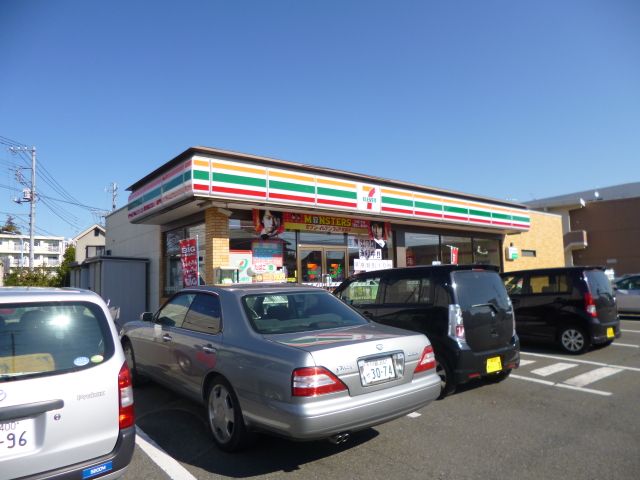 Convenience store. Seven-Eleven (convenience store) to 350m