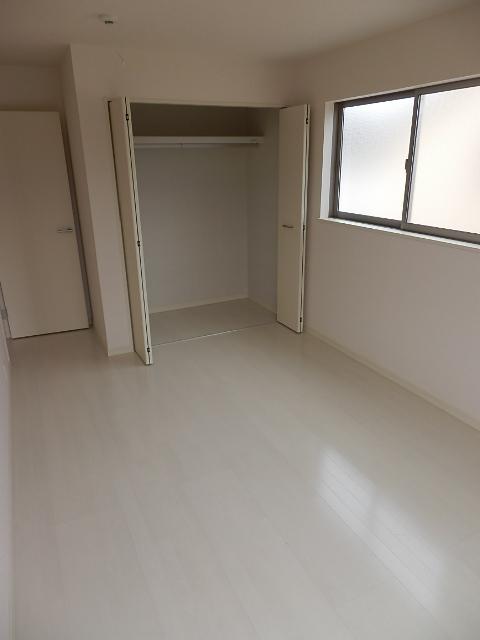 Same specifications photos (Other introspection). Same specifications