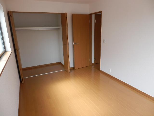 Same specifications photos (Other introspection). Same specifications