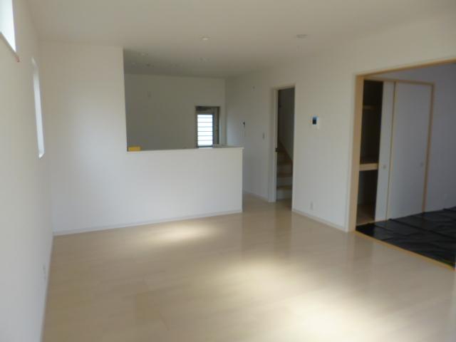 Same specifications photos (living). Example of construction. 