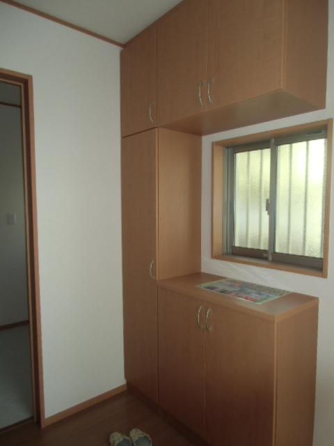 Entrance. Local (10 May 2013) Shooting