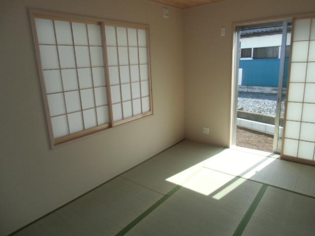 Non-living room. Indoor (10 May 2013) Shooting