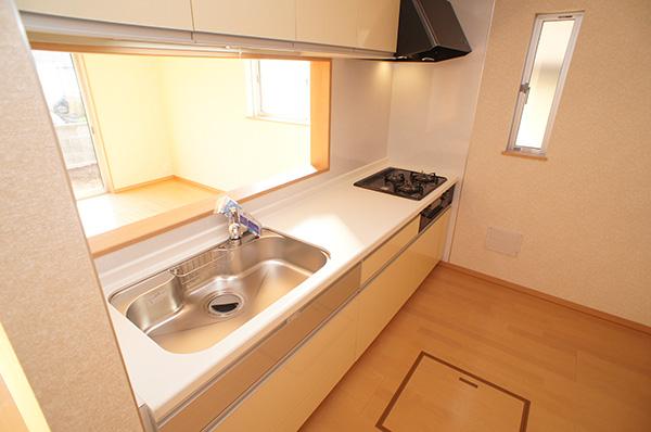 Kitchen. Face-to-face kitchen can feel your family close Indoor (12 May 2013) Shooting