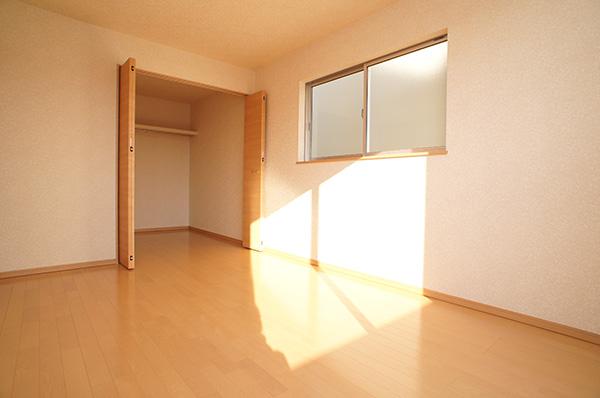 Non-living room. Indoor (12 May 2013) Shooting