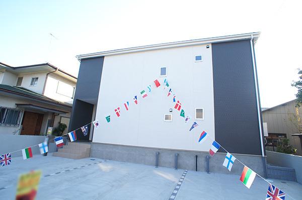 Local appearance photo. Zenshitsuminami facing bright dwelling