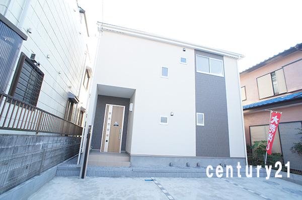 Local photos, including front road. 12 / 2 shooting