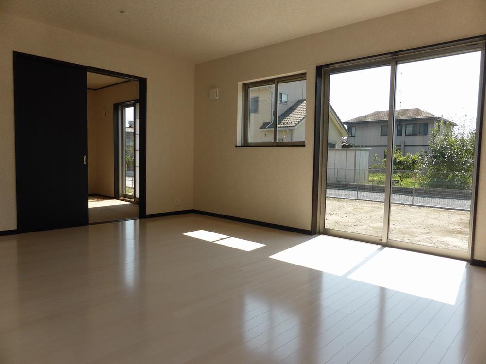 Same specifications photos (living). Example of construction