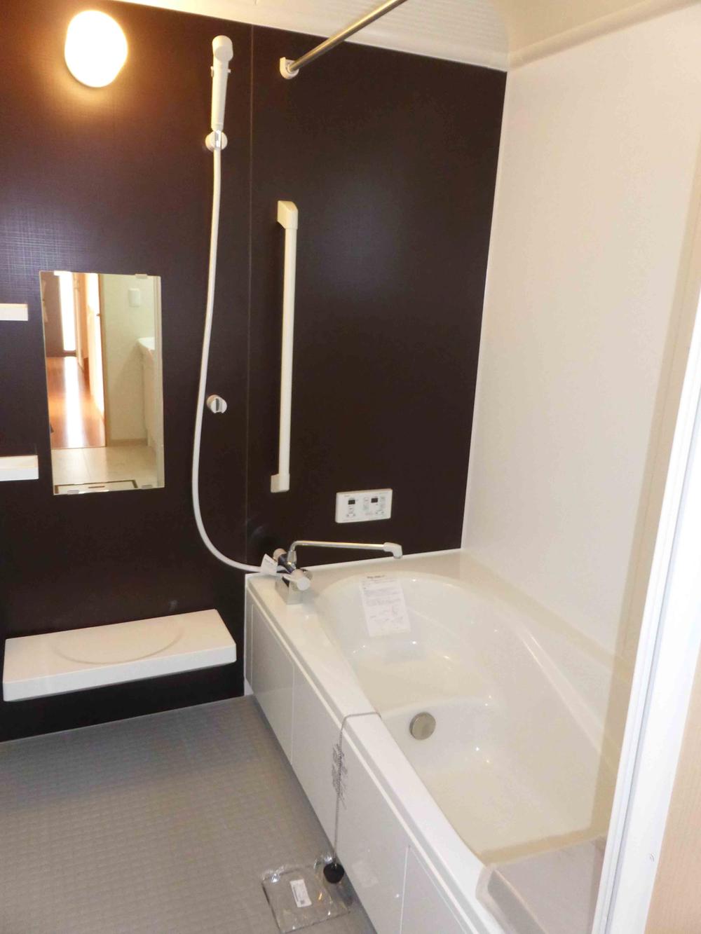 Same specifications photo (bathroom). Example of construction. With bathroom dryer