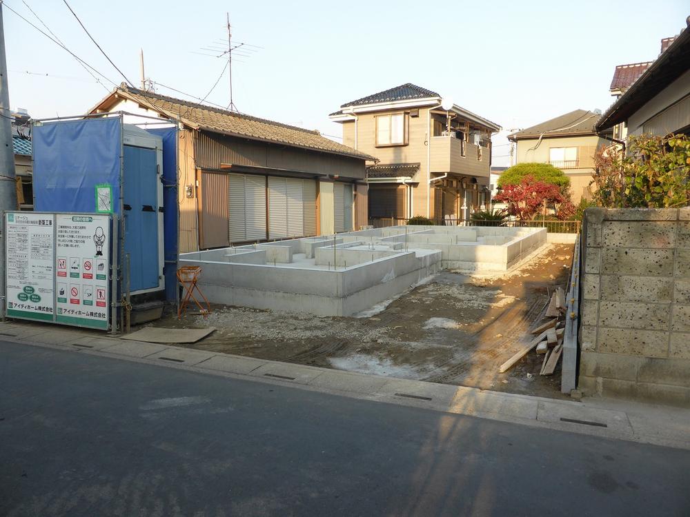 Local photos, including front road. 2013.11.18 shooting