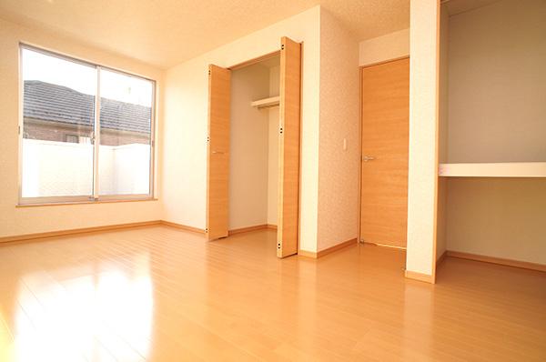 Non-living room. Indoor (12 May 2013) Shooting