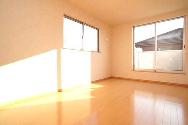 Non-living room. Indoor (12 May 2013) Shooting