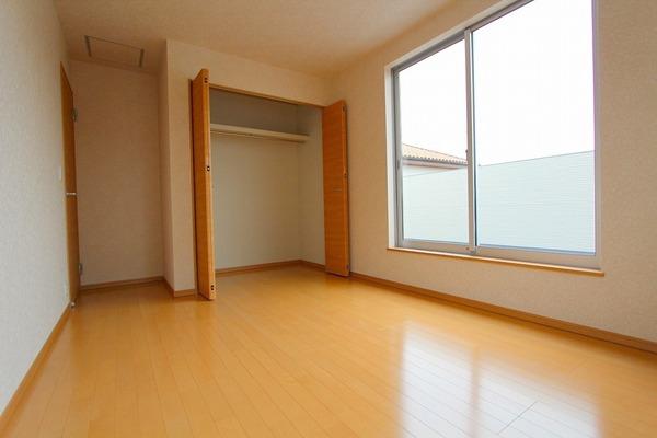 Non-living room. Sunlight enters plenty of Western-style 6.5 Pledge