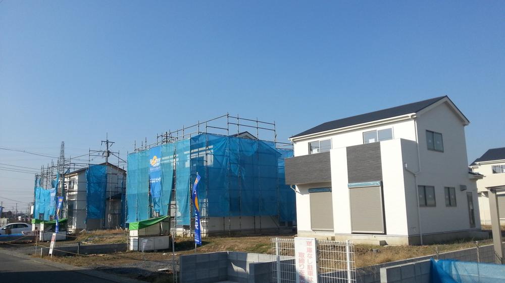 Local photos, including front road. Local (11 May 2013) Shooting