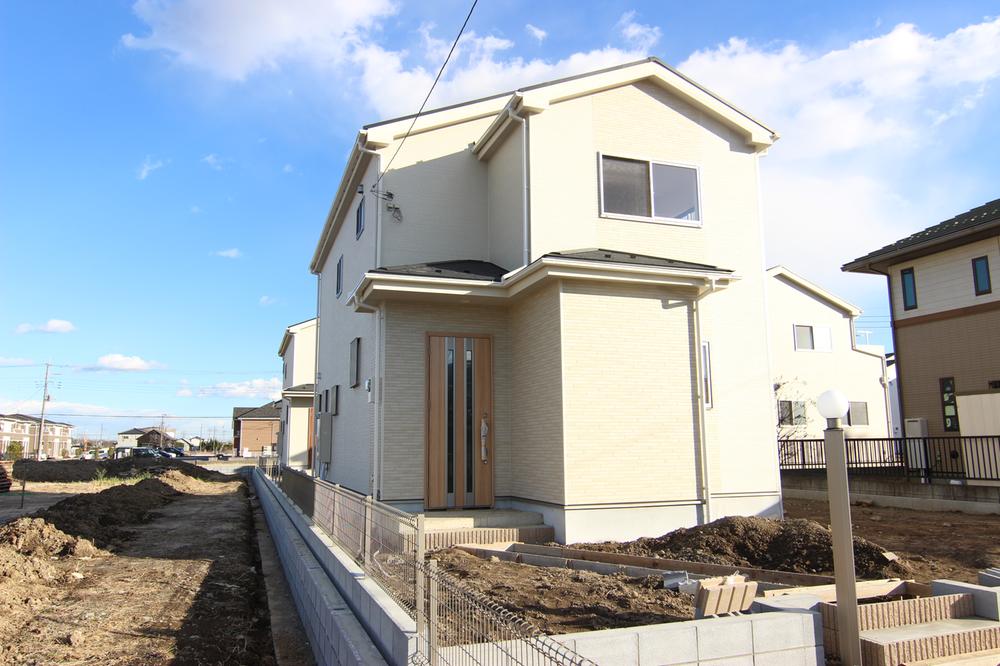 Local appearance photo. Local (12 May 2013) shooting 1 Building appearance