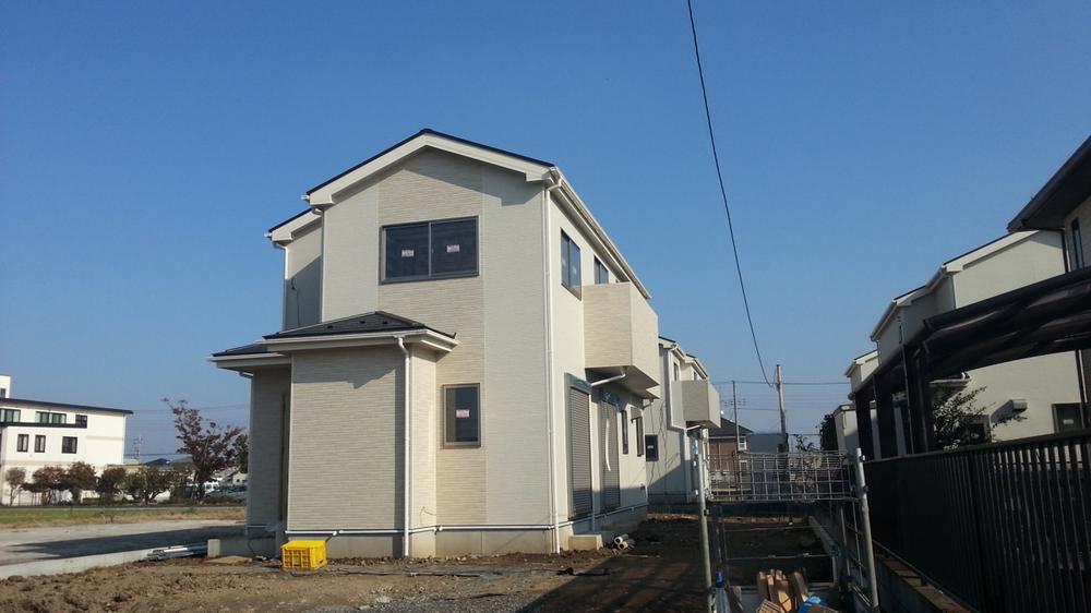 Local appearance photo. Local (12 May 2013) Shooting