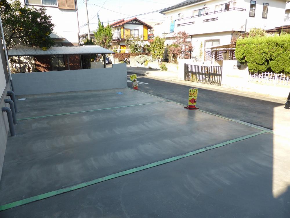 Parking lot. 201,311.14 shooting. 3 units can be parking. 