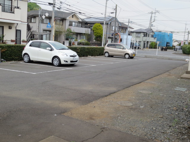 Parking lot. On-site