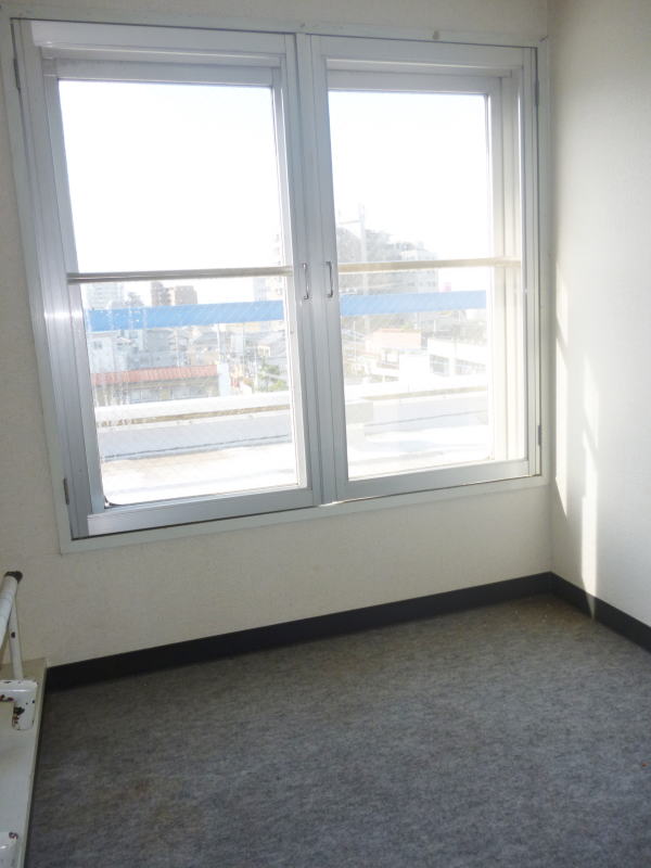 Other room space. loft