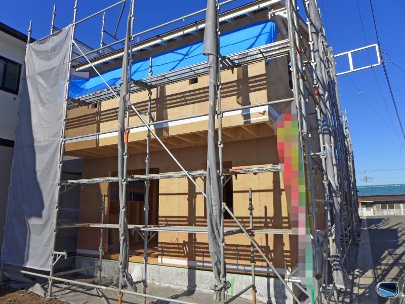 Local photos, including front road. Local (12 May 2013) during shooting architecture