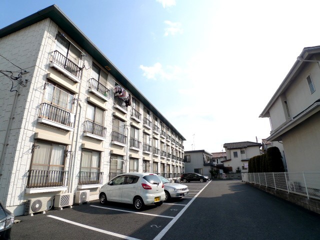 Building appearance. Parking on site