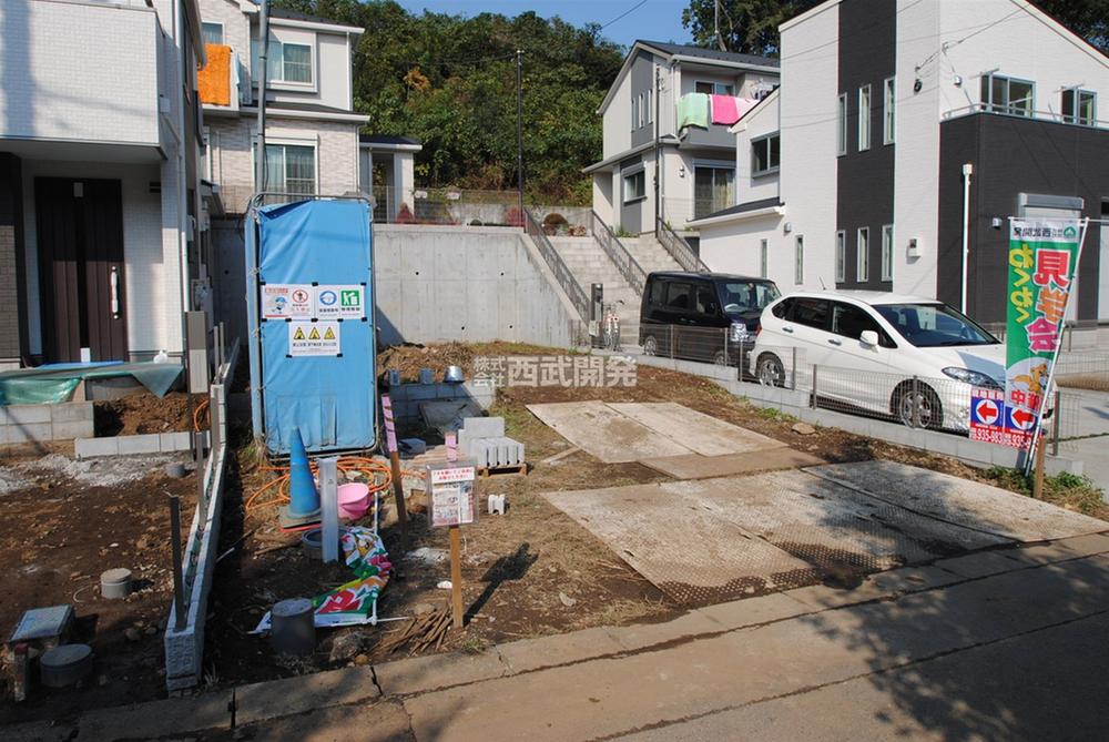 Local photos, including front road. Local (10 May 2013) Shooting