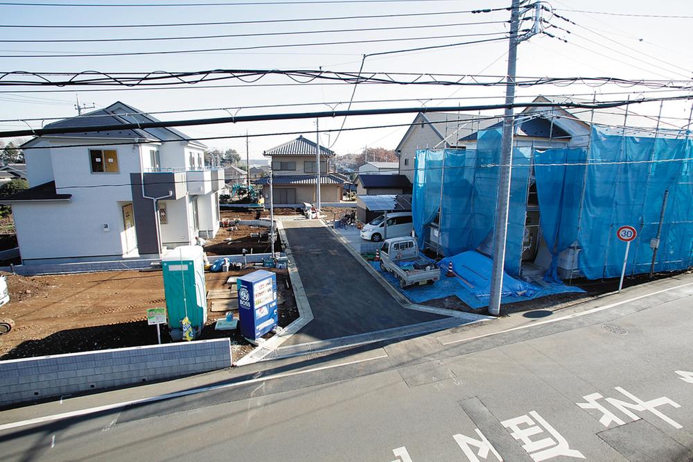 Local photos, including front road. Local (12 May 2013) Shooting