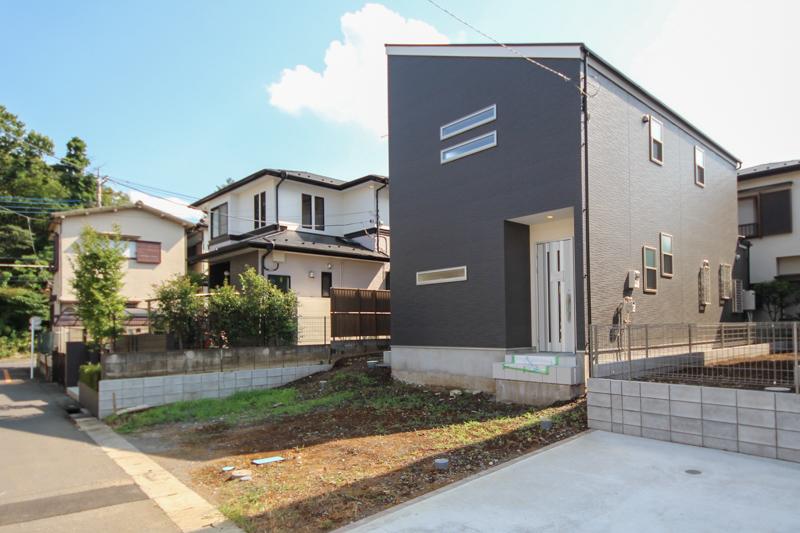 Local photos, including front road. Local (July 2013) Shooting