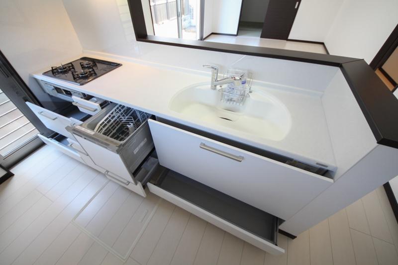 Kitchen. Local (July 2013) Shooting