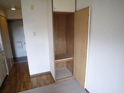 Receipt. Storage room.