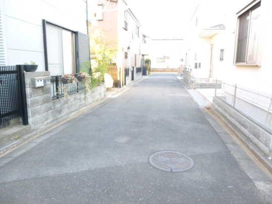 Local photos, including front road. Frontal road