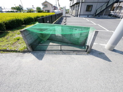 Other common areas. garbage! 